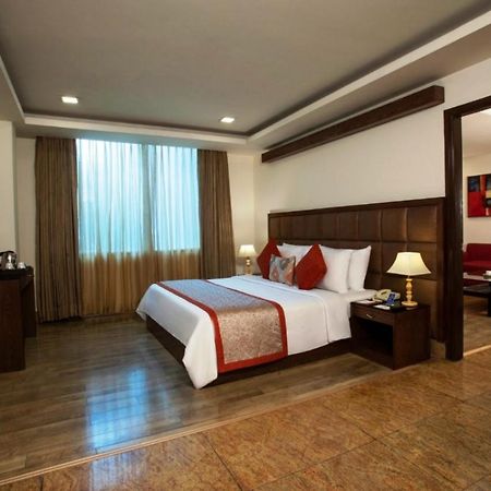 Taurus Sarovar Portico Új-Delhi Kültér fotó