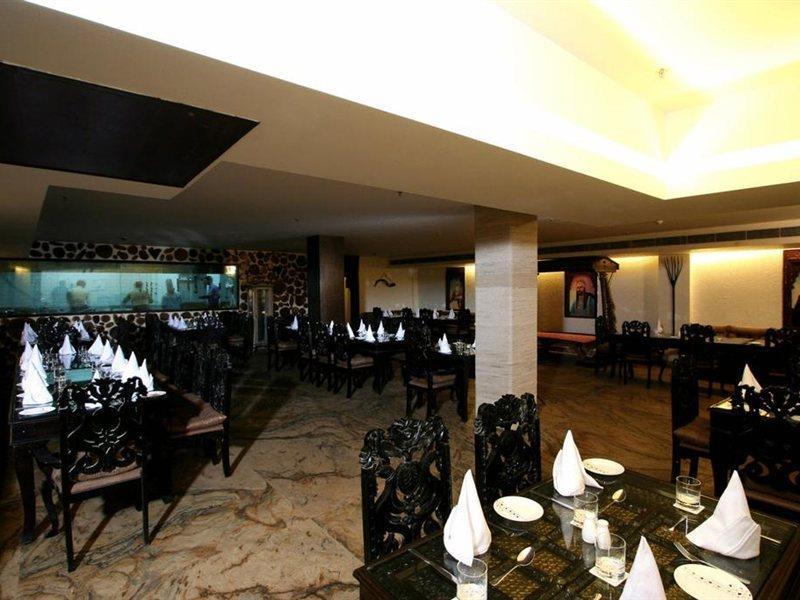 Taurus Sarovar Portico Új-Delhi Kültér fotó