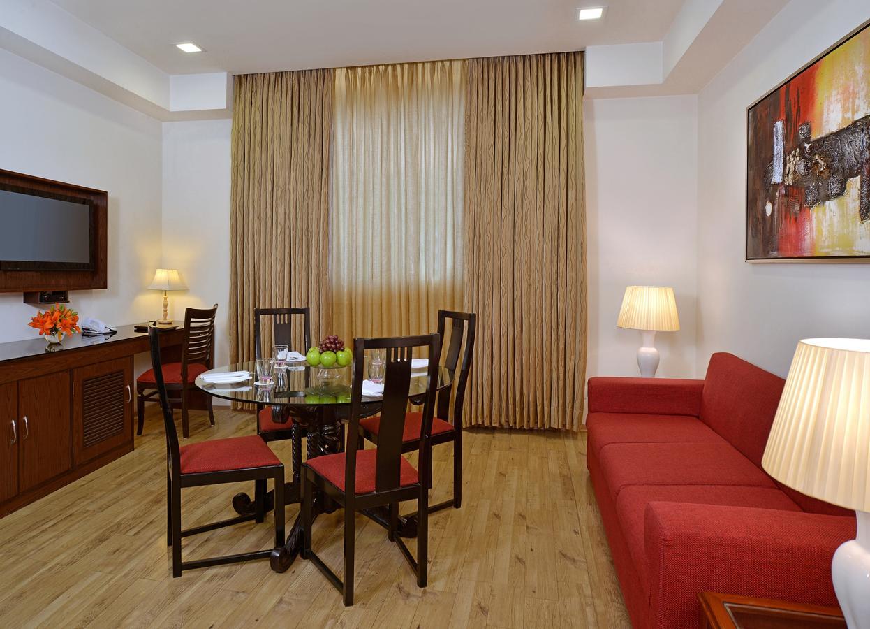 Taurus Sarovar Portico Új-Delhi Kültér fotó