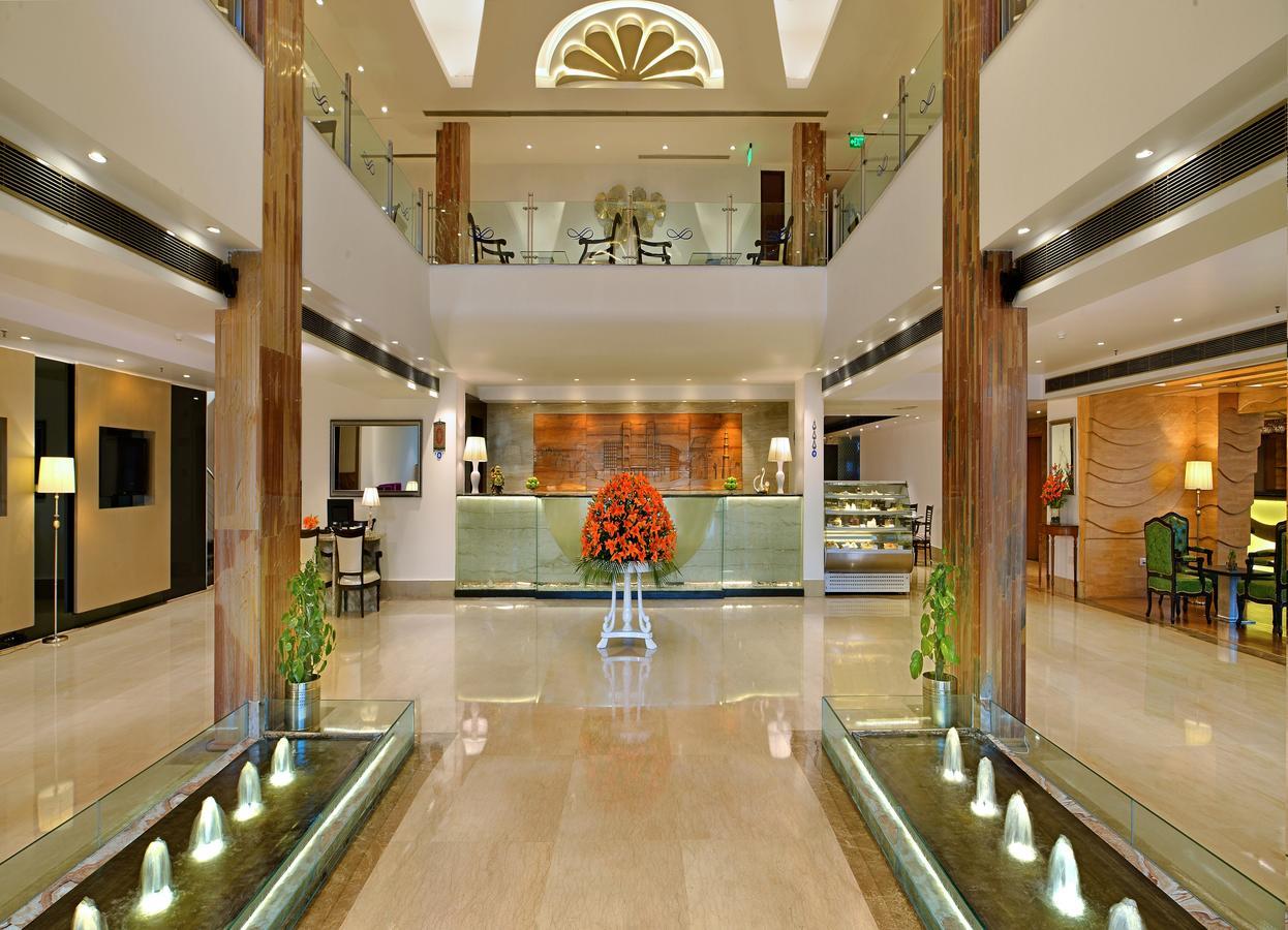Taurus Sarovar Portico Új-Delhi Kültér fotó
