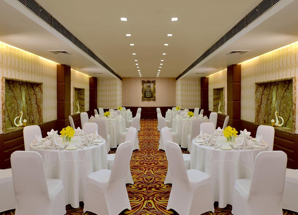 Taurus Sarovar Portico Új-Delhi Kültér fotó