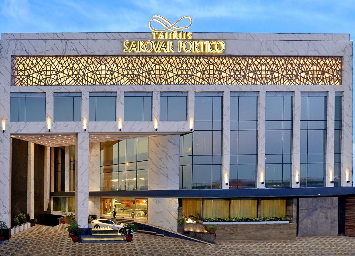 Taurus Sarovar Portico Új-Delhi Kültér fotó